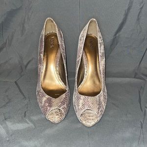 Size 10 Women’s Victor Alfaro Snakeskin Heels